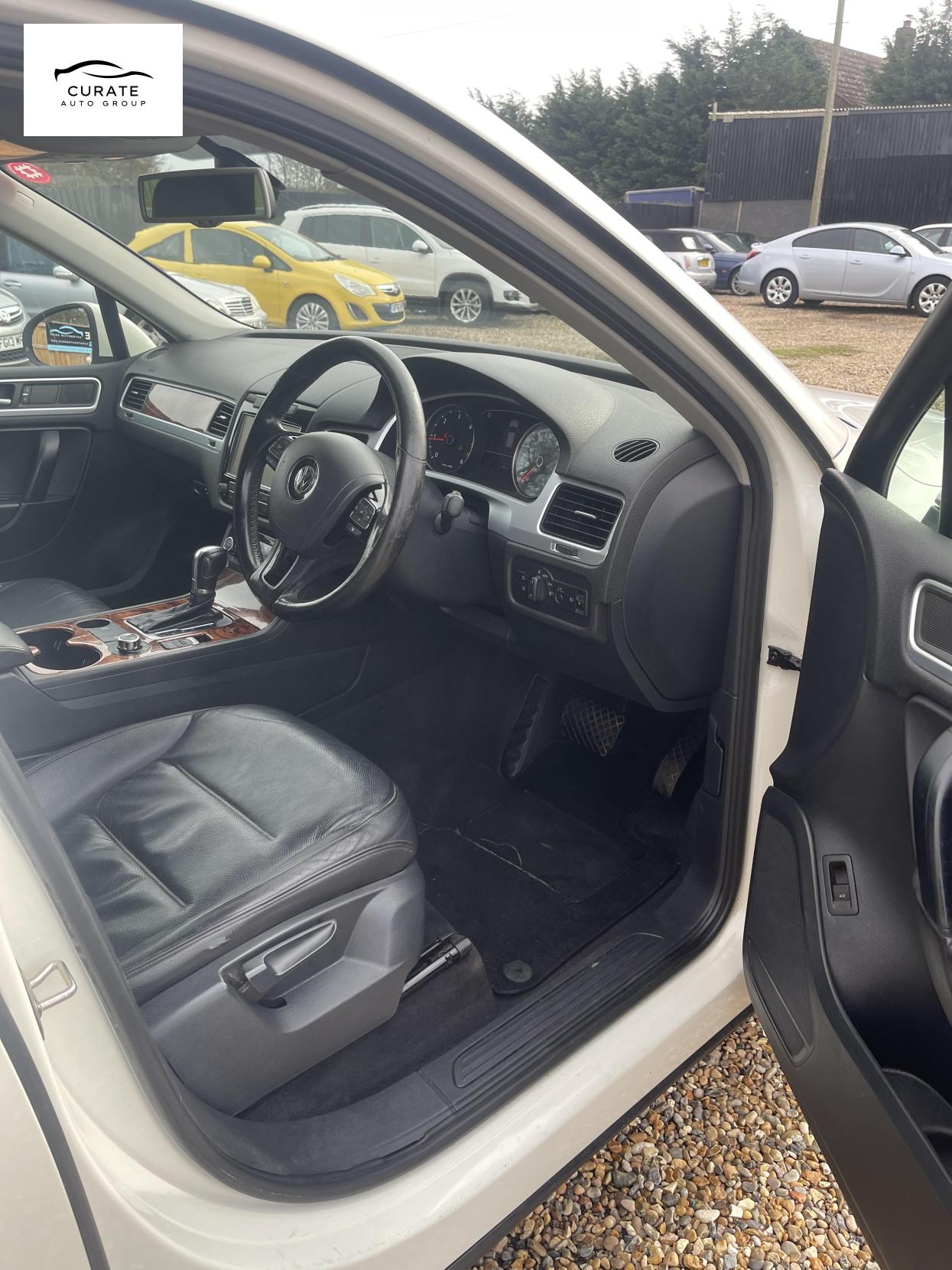 Volkswagen Touareg 3.0 TDI V6 BlueMotion Tech SE SUV 5dr Diesel Tiptronic 4WD Euro 5 (s/s) (245 ps)