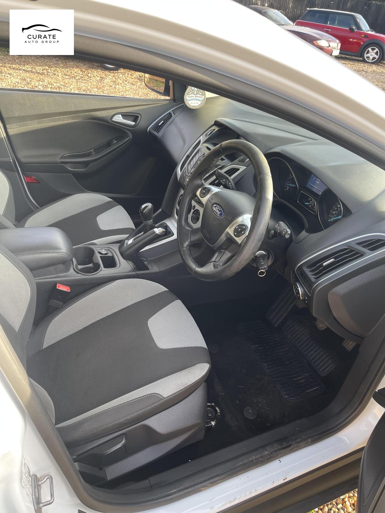 Ford Focus 1.0T EcoBoost Zetec Navigator Hatchback 5dr Petrol Manual Euro 5 (s/s) (100 ps)