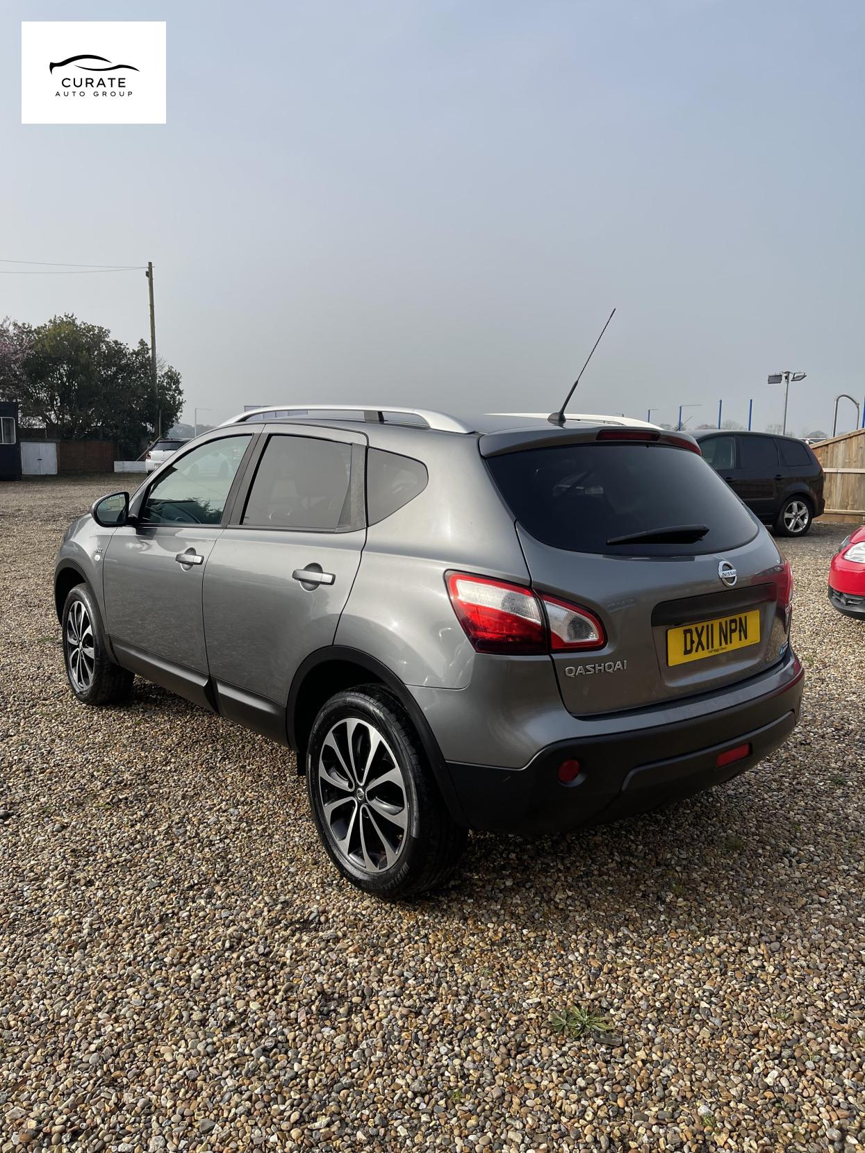 Nissan Qashqai 1.5 dCi n-tec SUV 5dr Diesel Manual 2WD Euro 5 (110 ps)