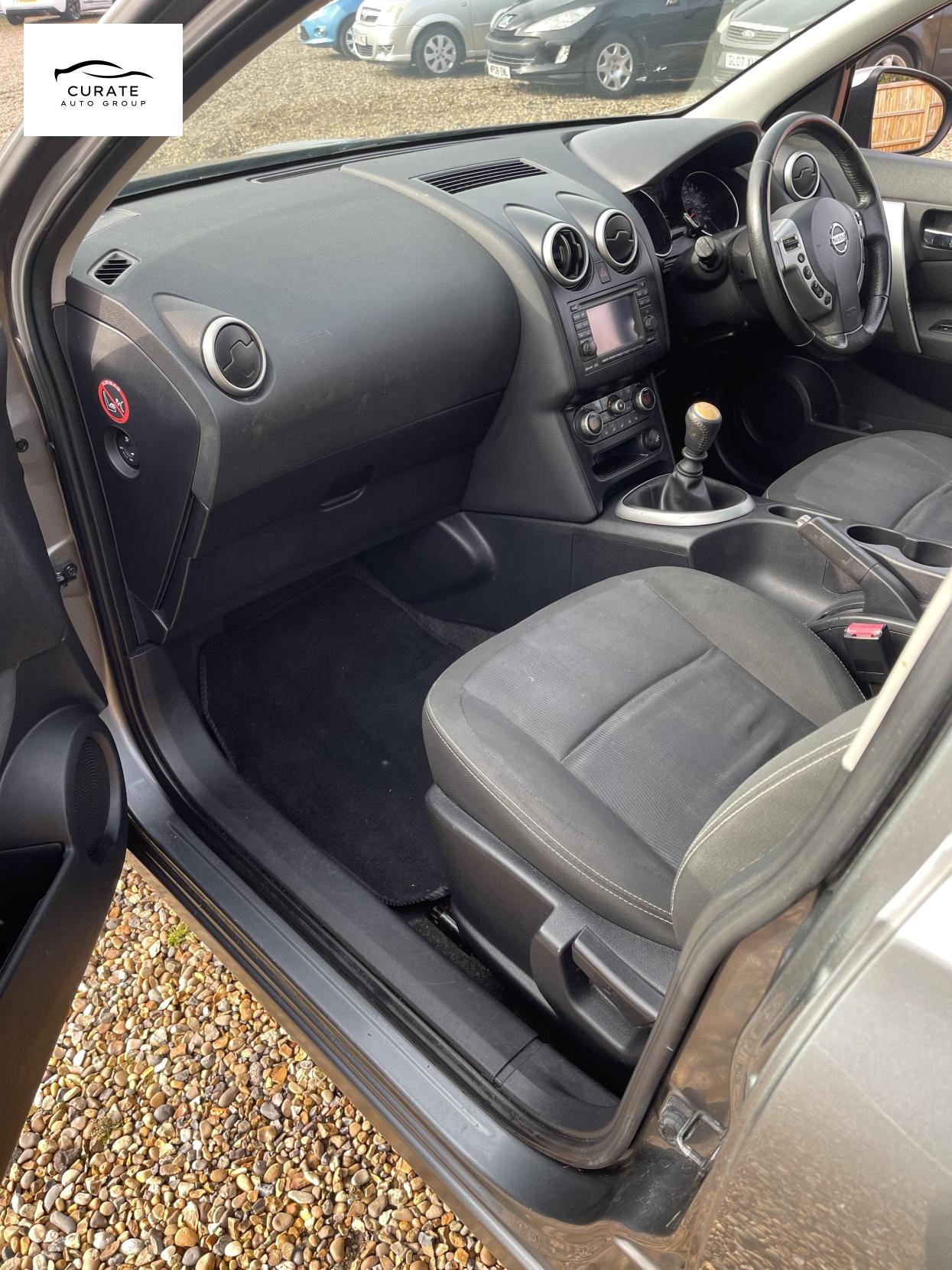 Nissan Qashqai 1.5 dCi n-tec SUV 5dr Diesel Manual 2WD Euro 5 (110 ps)