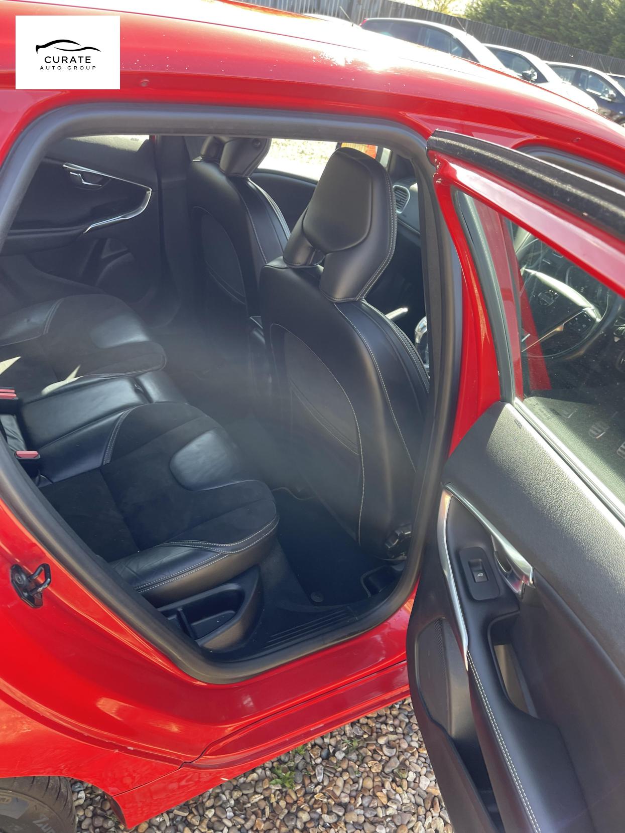 Volvo V40 1.6 D2 R-Design Hatchback 5dr Diesel Manual Euro 5 (s/s) (115 ps)