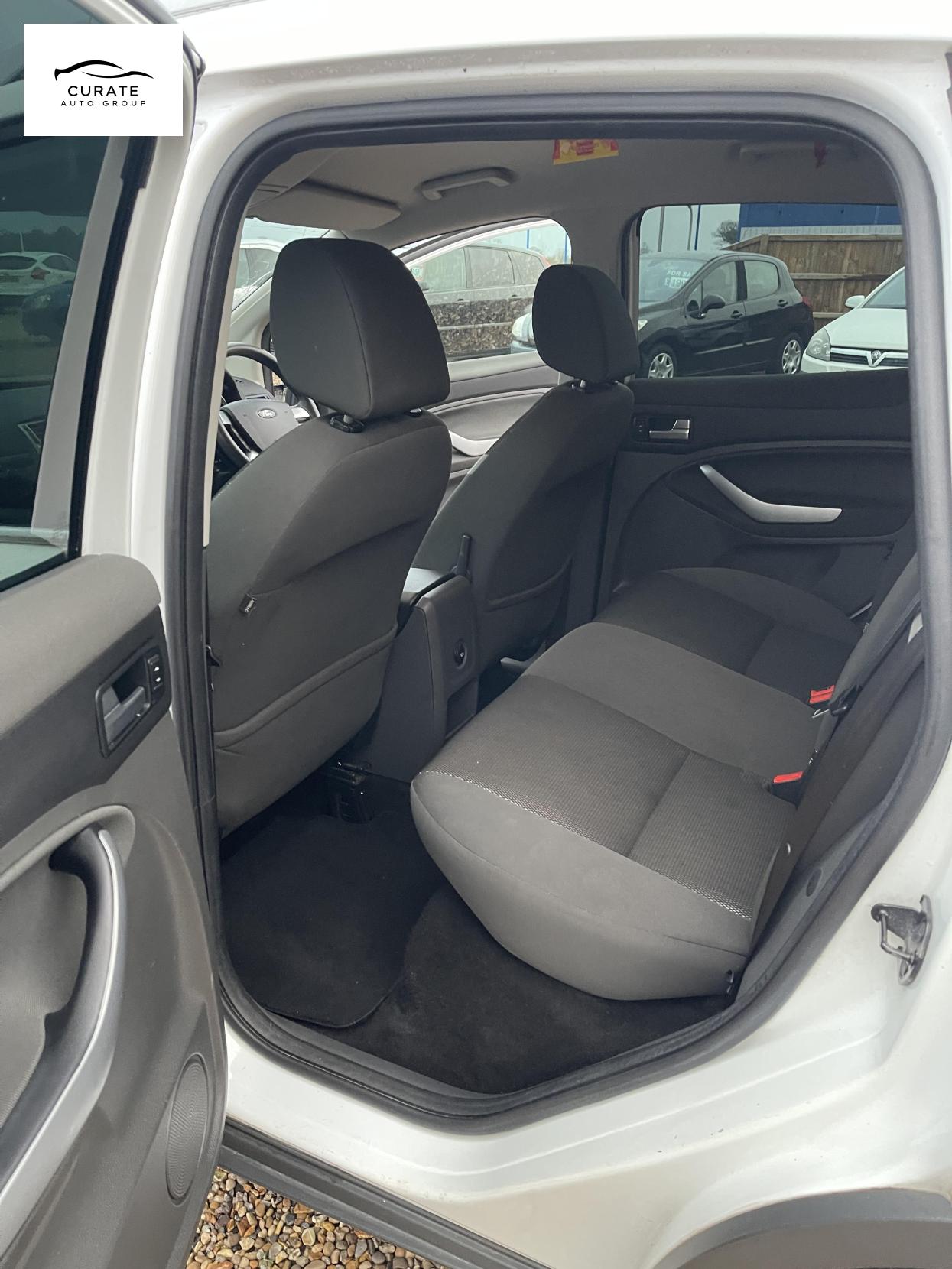 Ford Kuga 2.0 TDCi Zetec SUV 5dr Diesel Powershift AWD Euro 5 (140 ps)