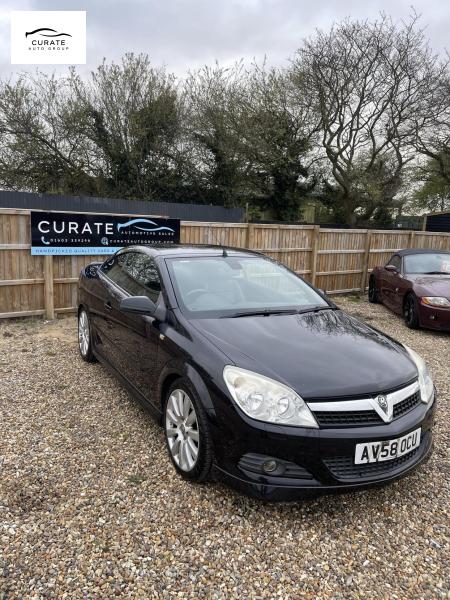 Vauxhall Astra 1.8i Exclusiv Black Twin Top 2dr Petrol Manual (177 g/km, 138 bhp)