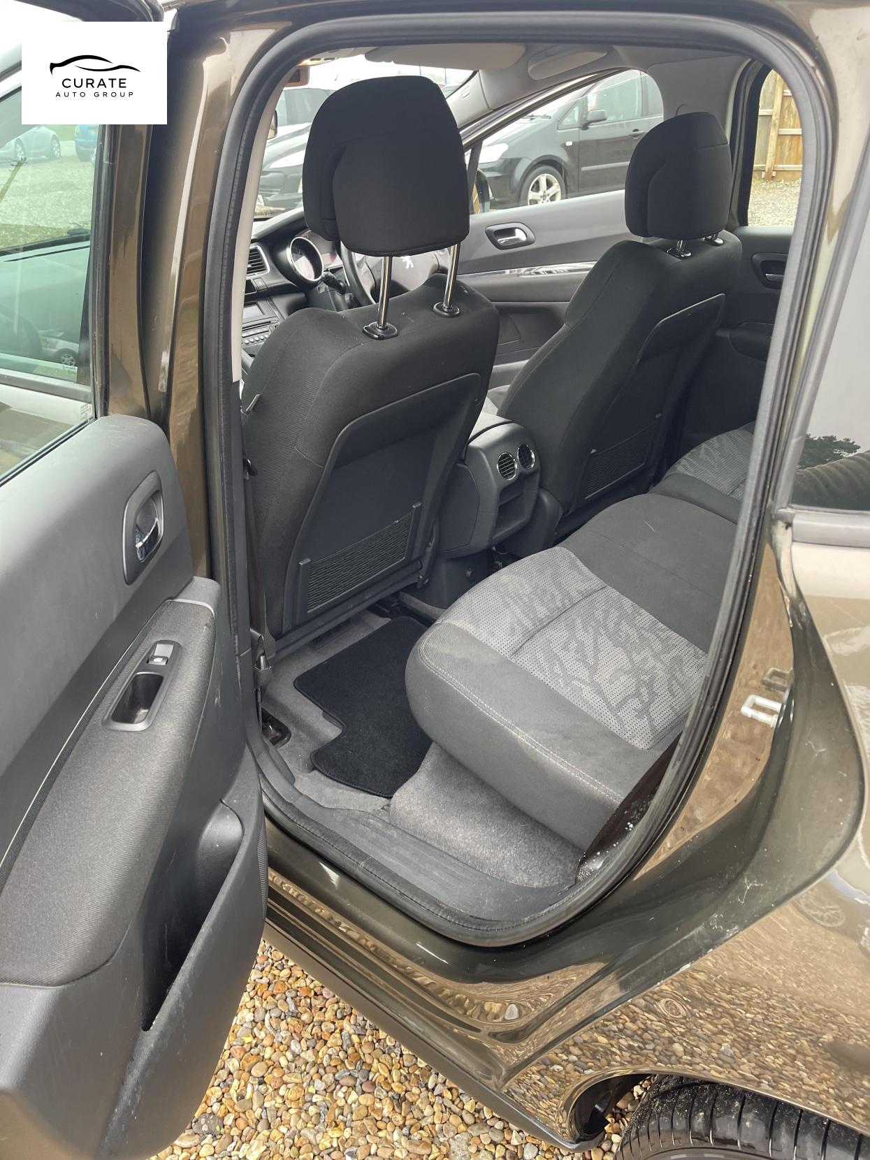 Peugeot 3008 1.6 e-HDi Sport SUV 5dr Diesel EGC Euro 5 (s/s) (112 ps)