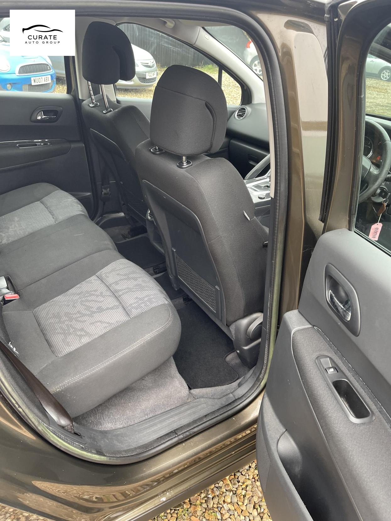 Peugeot 3008 1.6 e-HDi Sport SUV 5dr Diesel EGC Euro 5 (s/s) (112 ps)