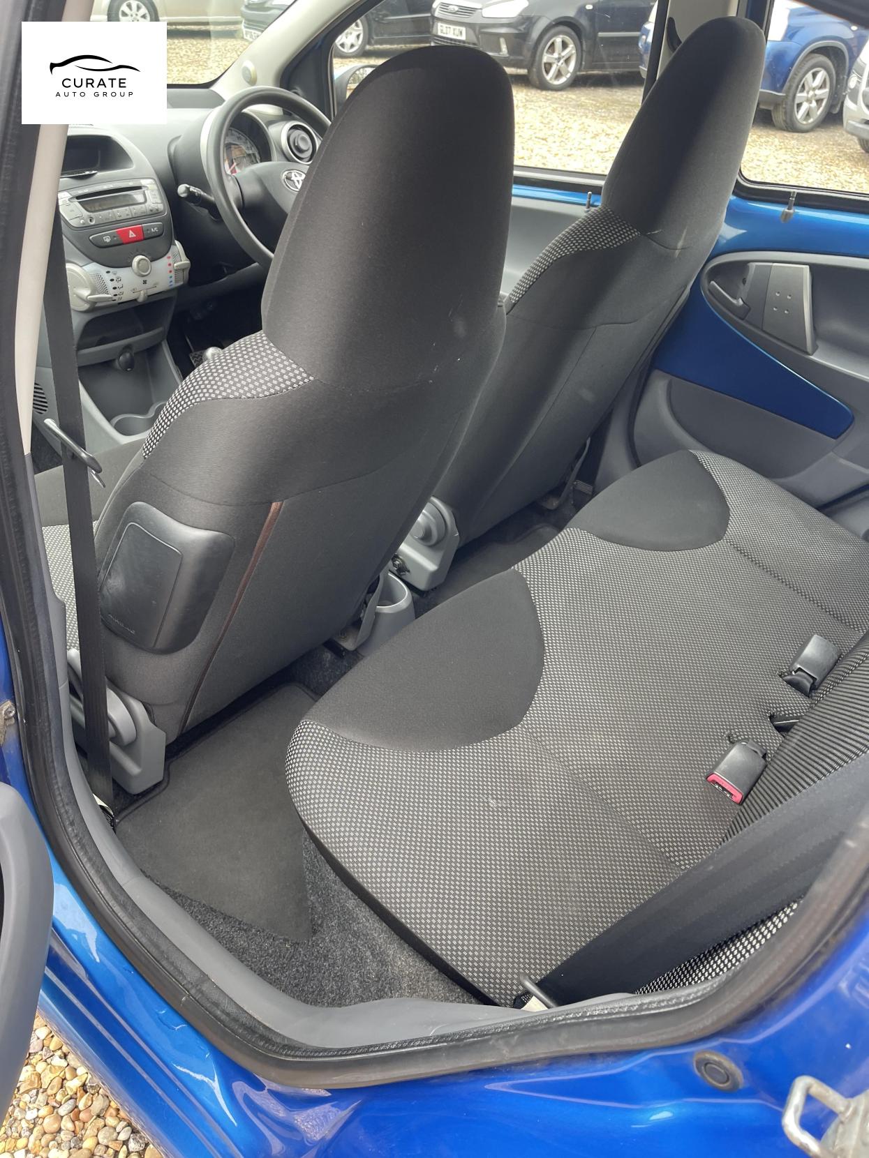 Toyota AYGO 1.0 VVT-i Blue Hatchback 5dr Petrol Manual Euro 5 (67 ps)