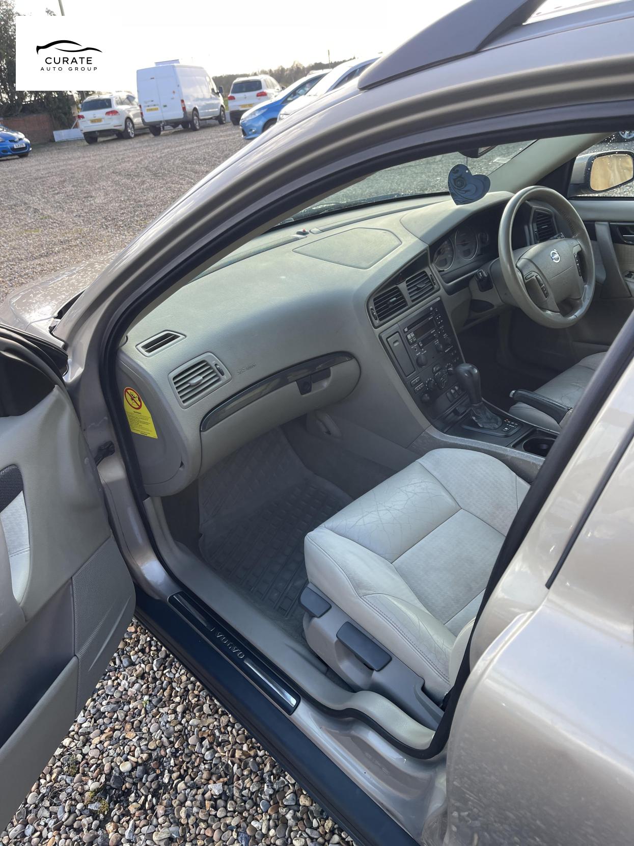 Volvo V70 2.4 D5 Sport Estate 5dr Diesel Geartronic (215 g/km, 163 bhp)